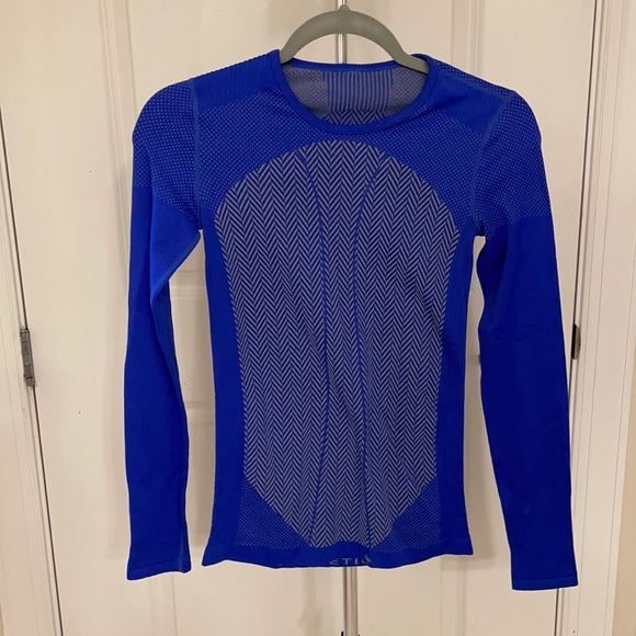 Fabletics Tops - Fabletics Long Sleeve Blue Top